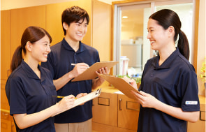 研修やOJT等による育成の様子